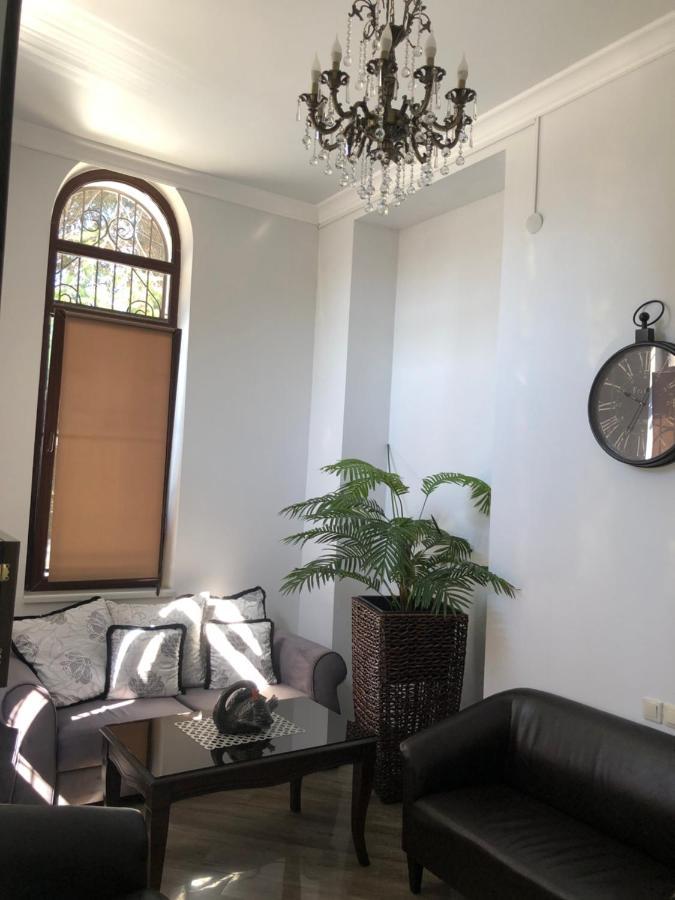 Hotel Old Pitius Pizunda Bagian luar foto