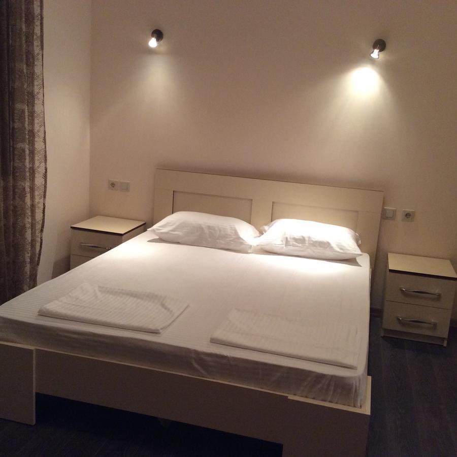 Hotel Old Pitius Pizunda Bagian luar foto