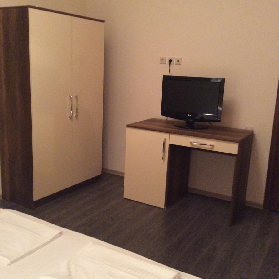Hotel Old Pitius Pizunda Bagian luar foto