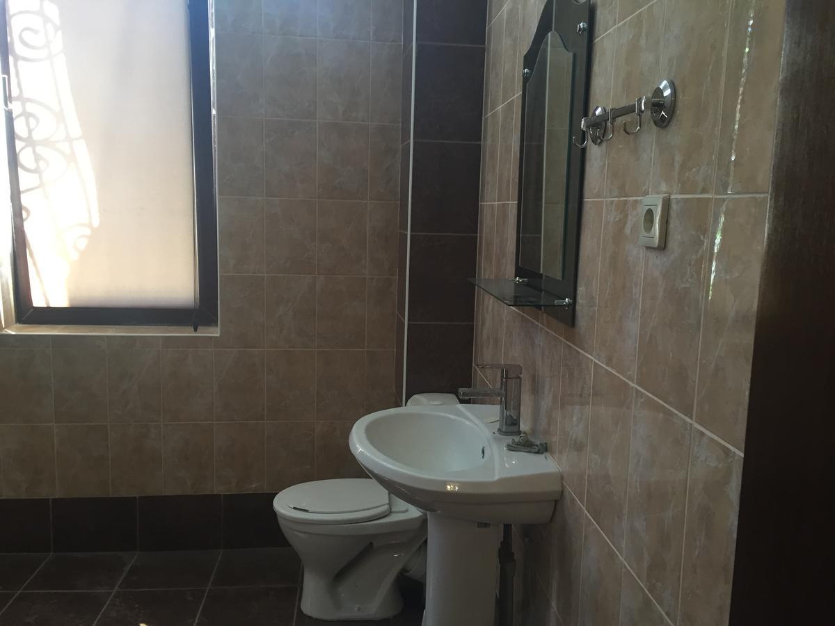 Hotel Old Pitius Pizunda Bagian luar foto