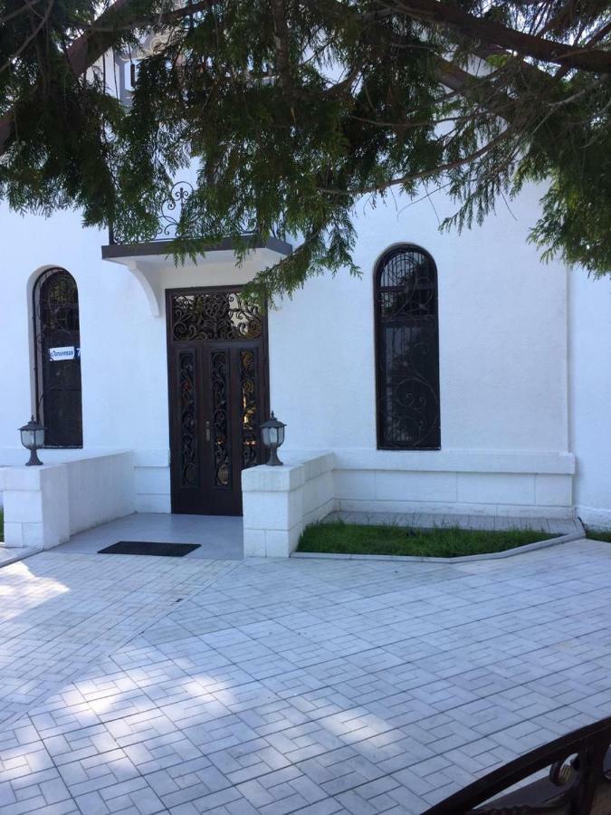 Hotel Old Pitius Pizunda Bagian luar foto