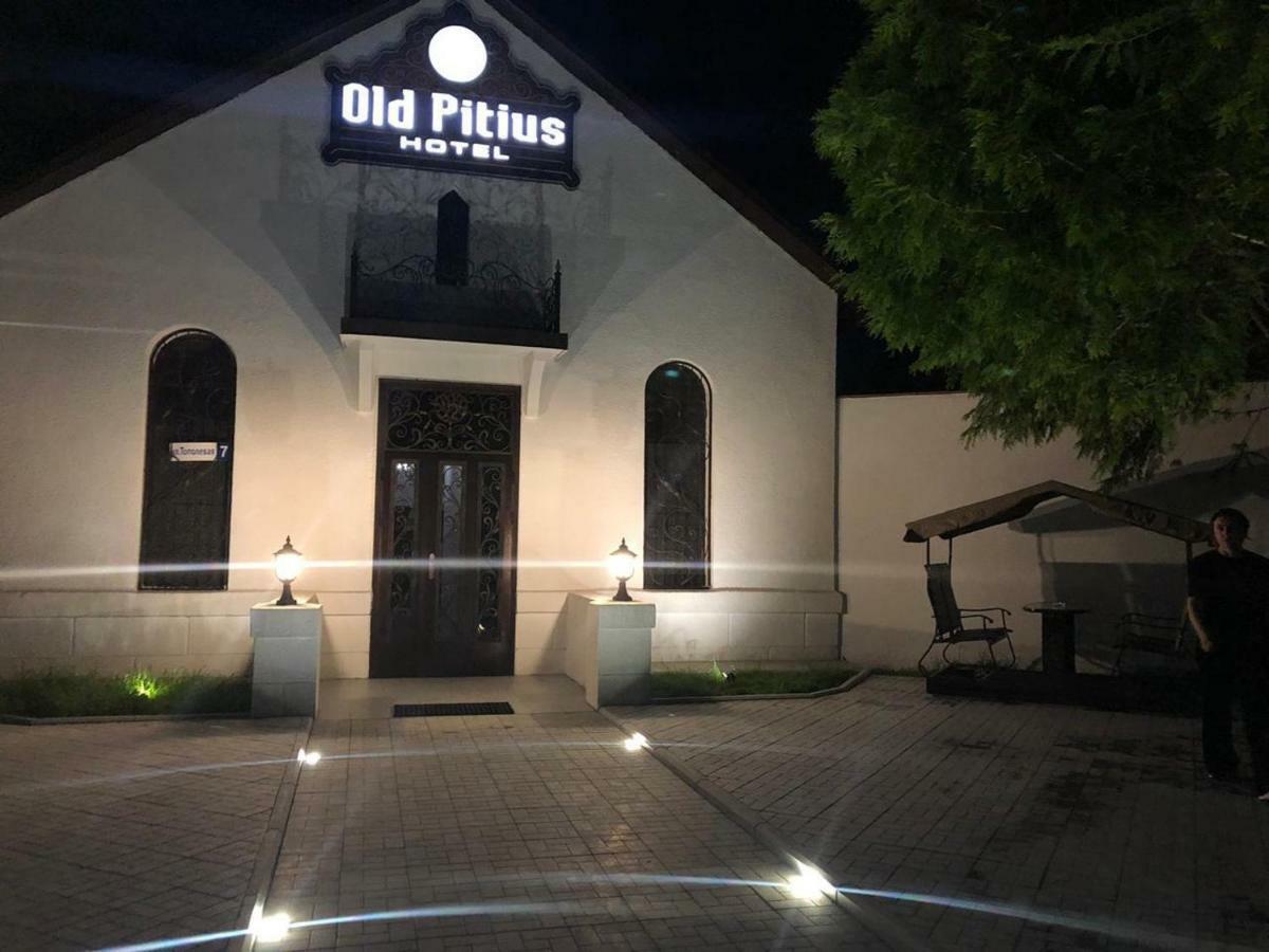 Hotel Old Pitius Pizunda Bagian luar foto